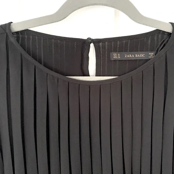 Zara pleated sleeveless blouse - Picture 2 of 3